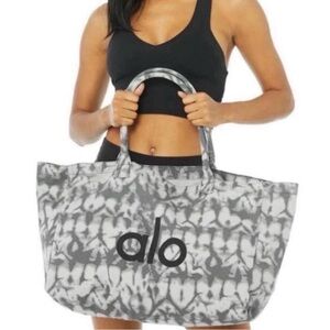 🩶 NWT ALO TOTE BAG 🩶
